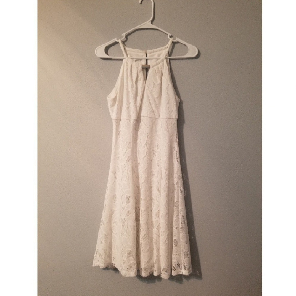 💛 Beautiful White Dress!